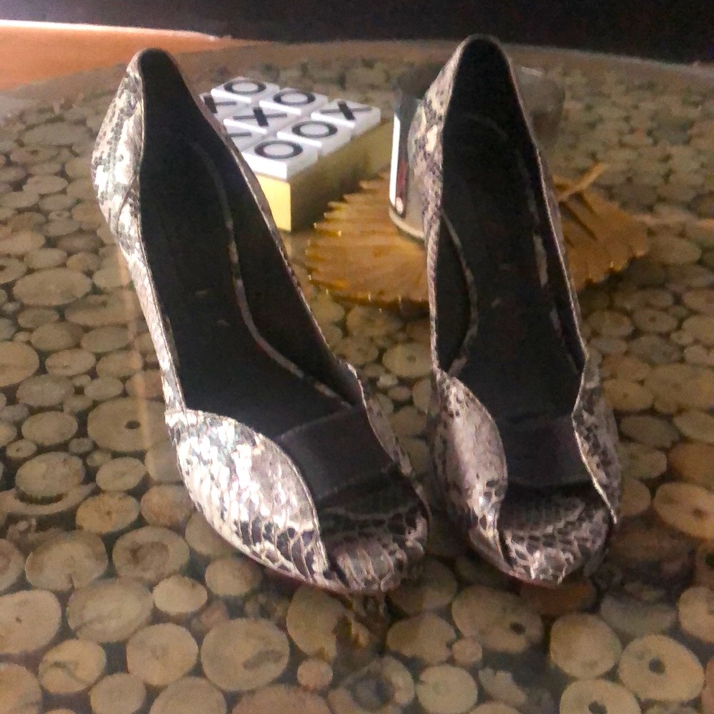 BCBG heels